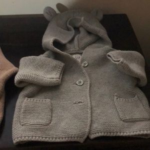 Tan Brown H&M sweater4-6 months  gray gap hooded sweater 0-3 months